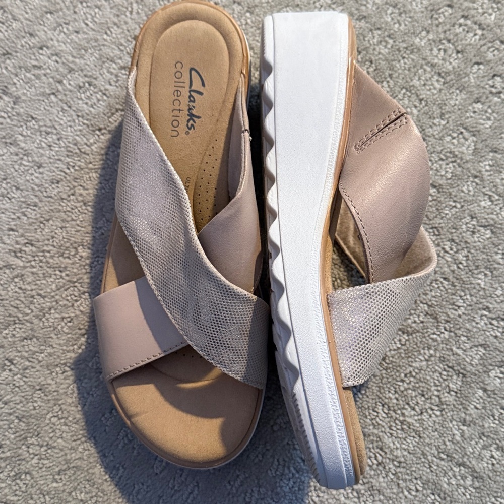 Clarks Women's Light Tan Cross-Strap Sandals 7 - Picture 2 of 4